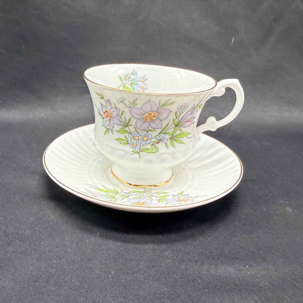 Royal Tara Fine Bone China Tea Cup Saucer Set Floral Galway Ireland Gold Trim